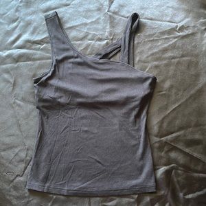 Black strapy tank top with built in bra